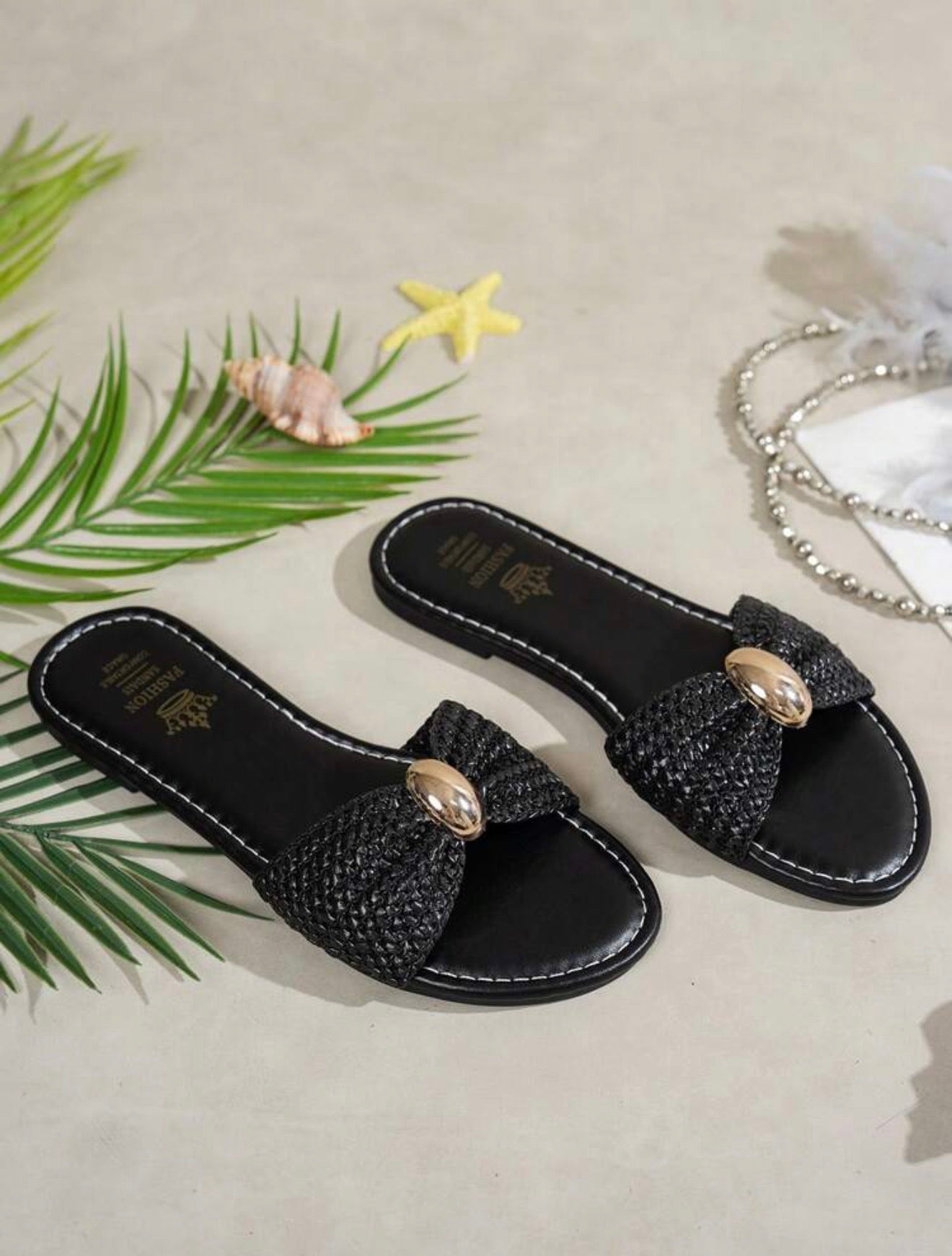 Women's Bow Metal Decor Straw Flat Sandals, Comfortable Minimalist Elegant Vacation Beach Home Daily Wear Summer Yellow Woven Open Toe Slippers