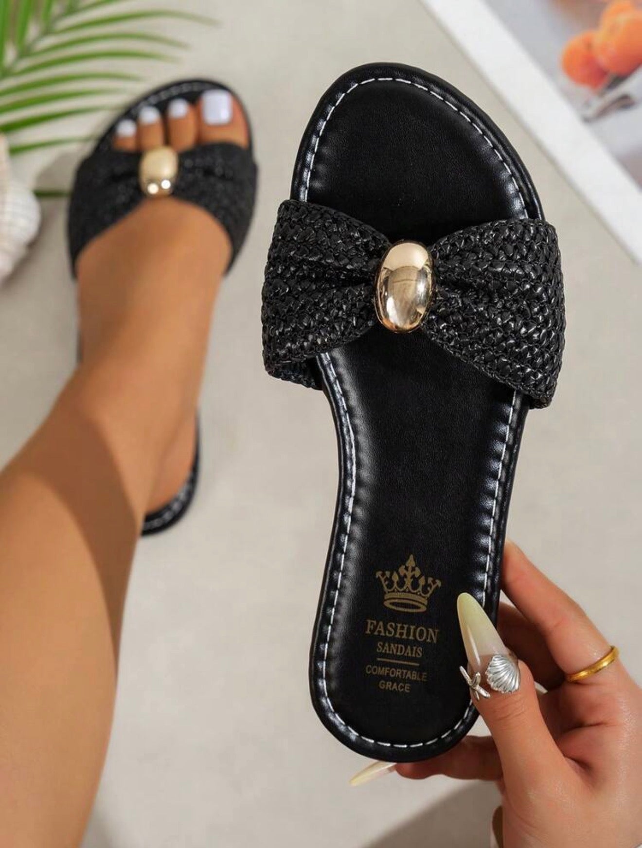 Women's Bow Metal Decor Straw Flat Sandals, Comfortable Minimalist Elegant Vacation Beach Home Daily Wear Summer Yellow Woven Open Toe Slippers