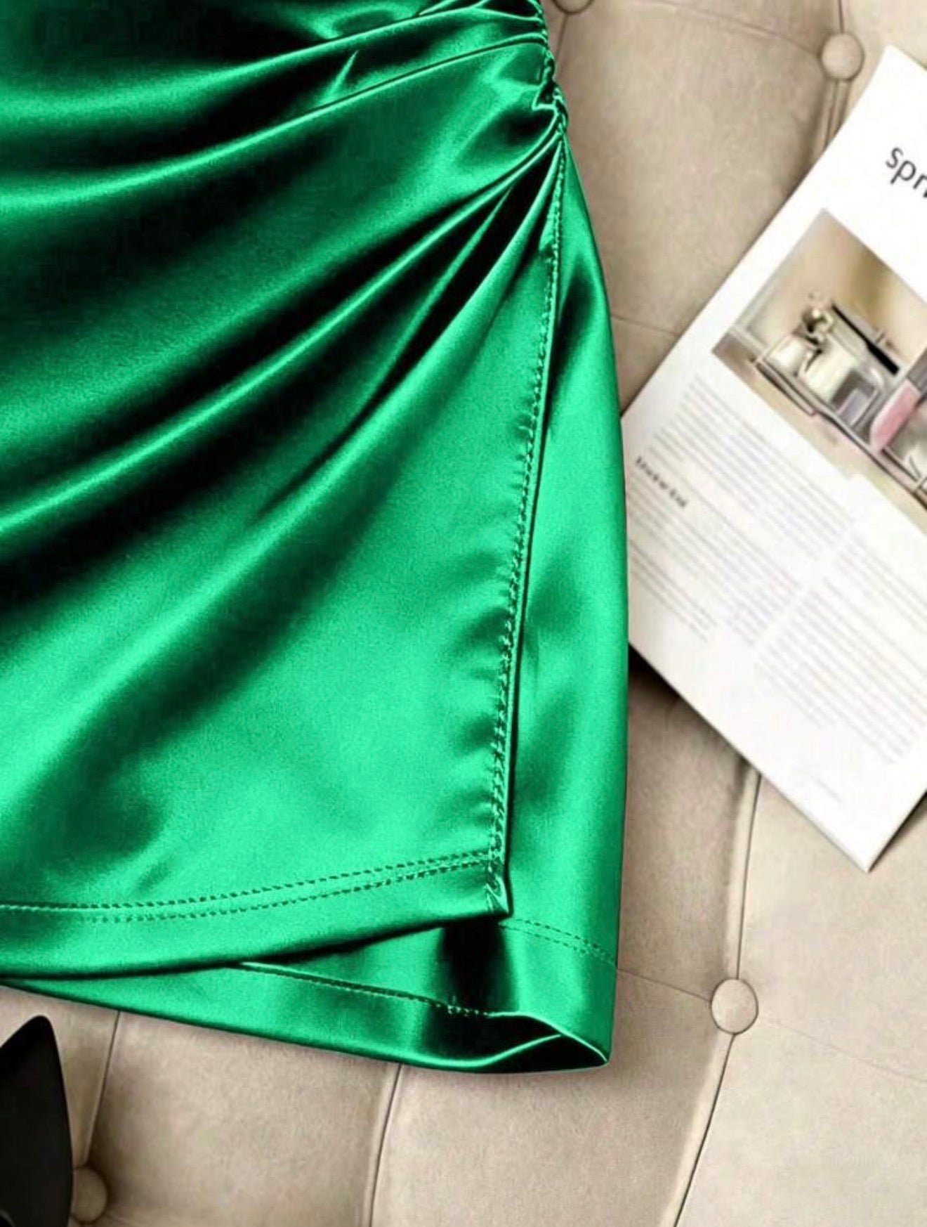 Fashionable New Glossy Asymmetrical Hem High Waist Slim Fit Pleated Bodycon Skirt, Spring/Summer